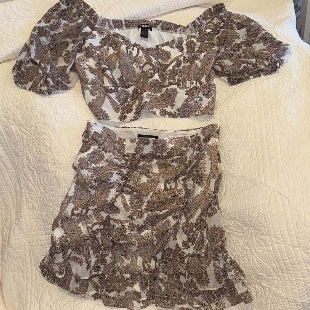 Express 🏷️ Brown Paisley Two-Piece Skirt Set - Medium Top/ Size 8 Skirt